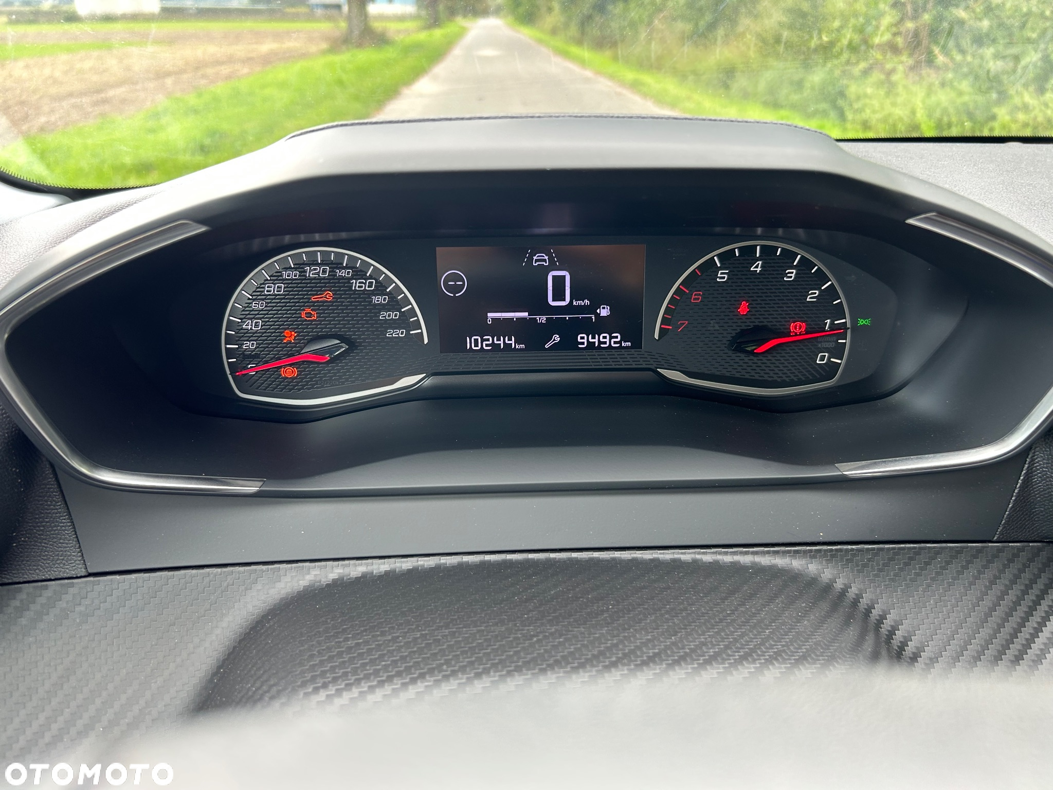 Peugeot 208 - 10