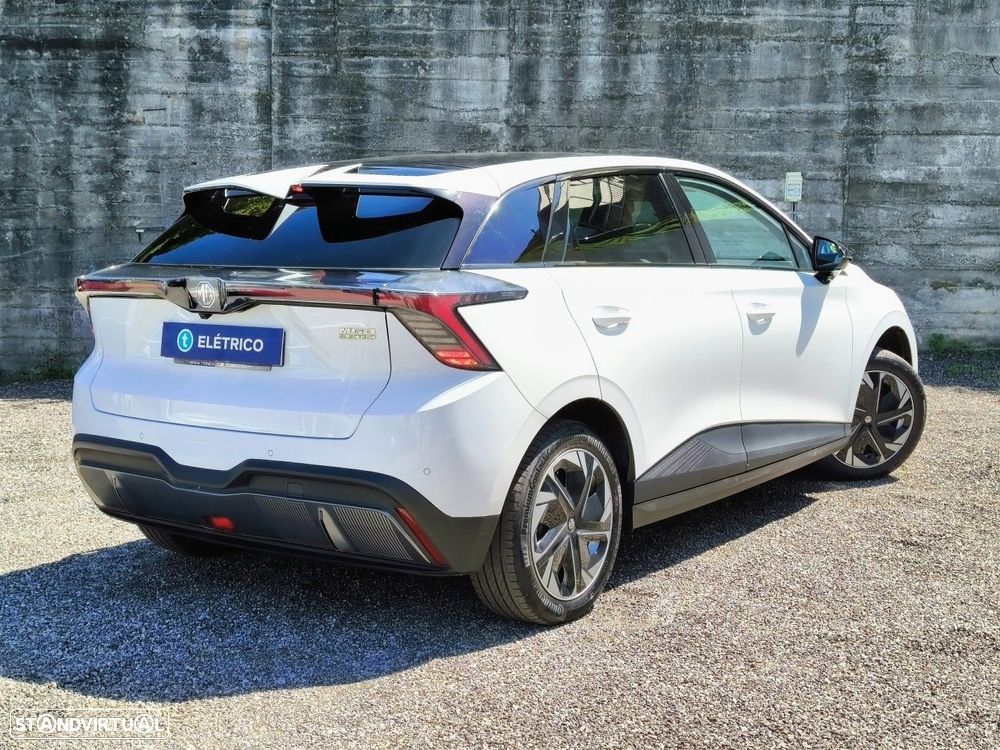 MG MG4 64 kWh Luxury - 15