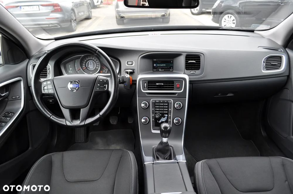 Volvo S60 T3 Kinetic - 26