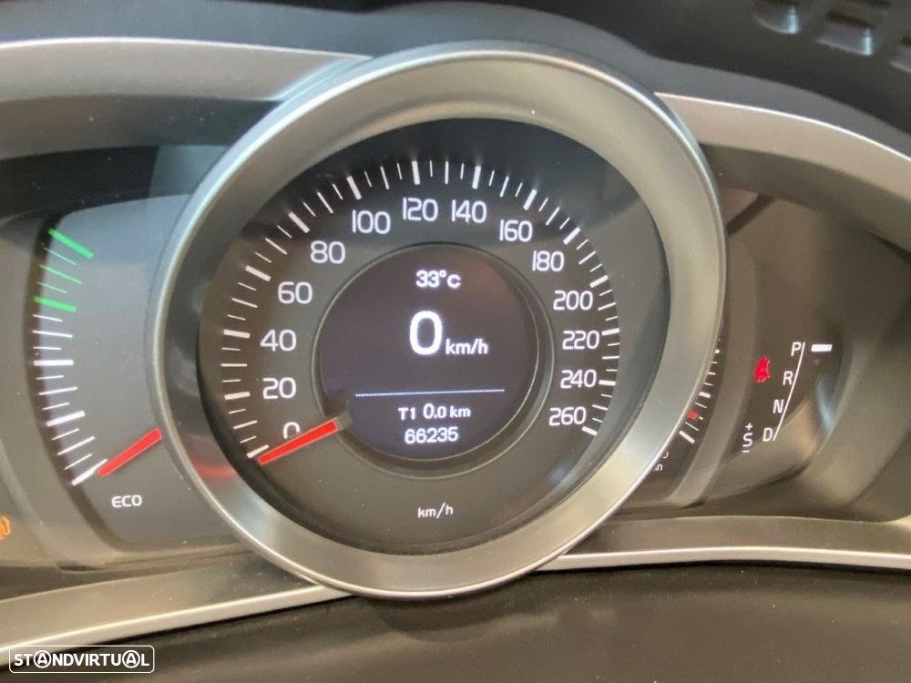 Volvo V40 Cross Country 1.5 T3 Plus Geartronic - 11