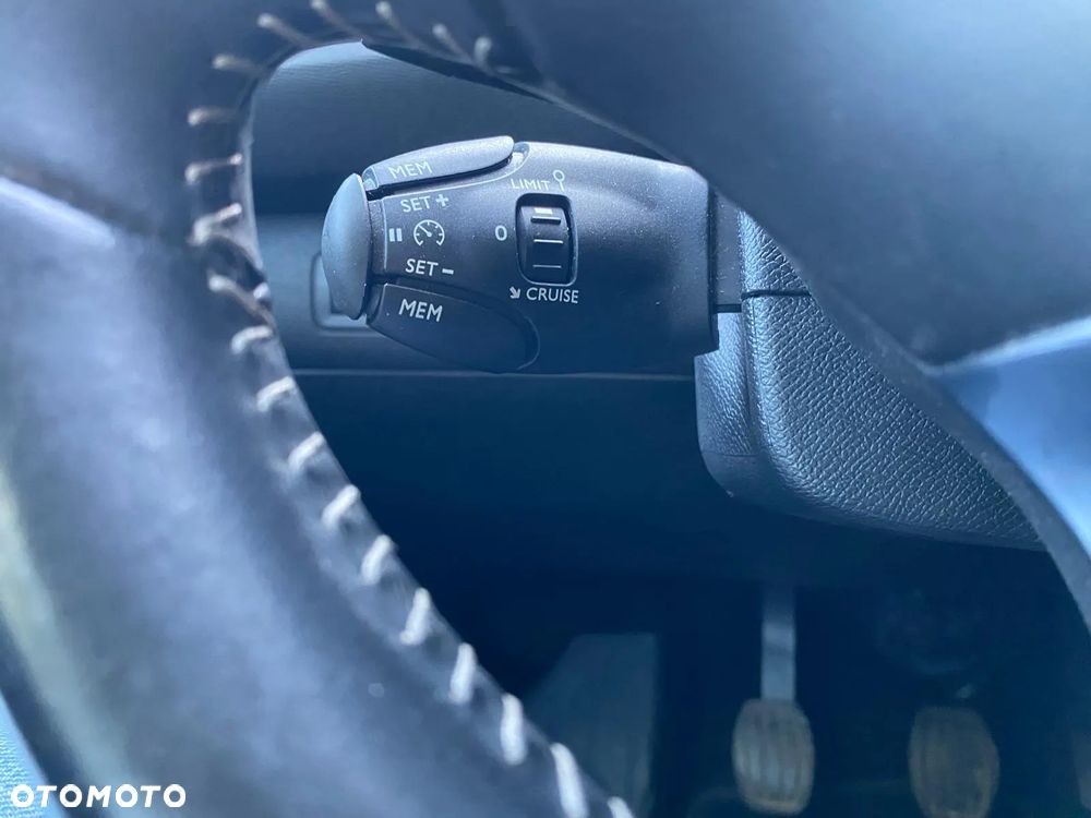 Peugeot 308 1.2 PureTech Allure S&S - 19