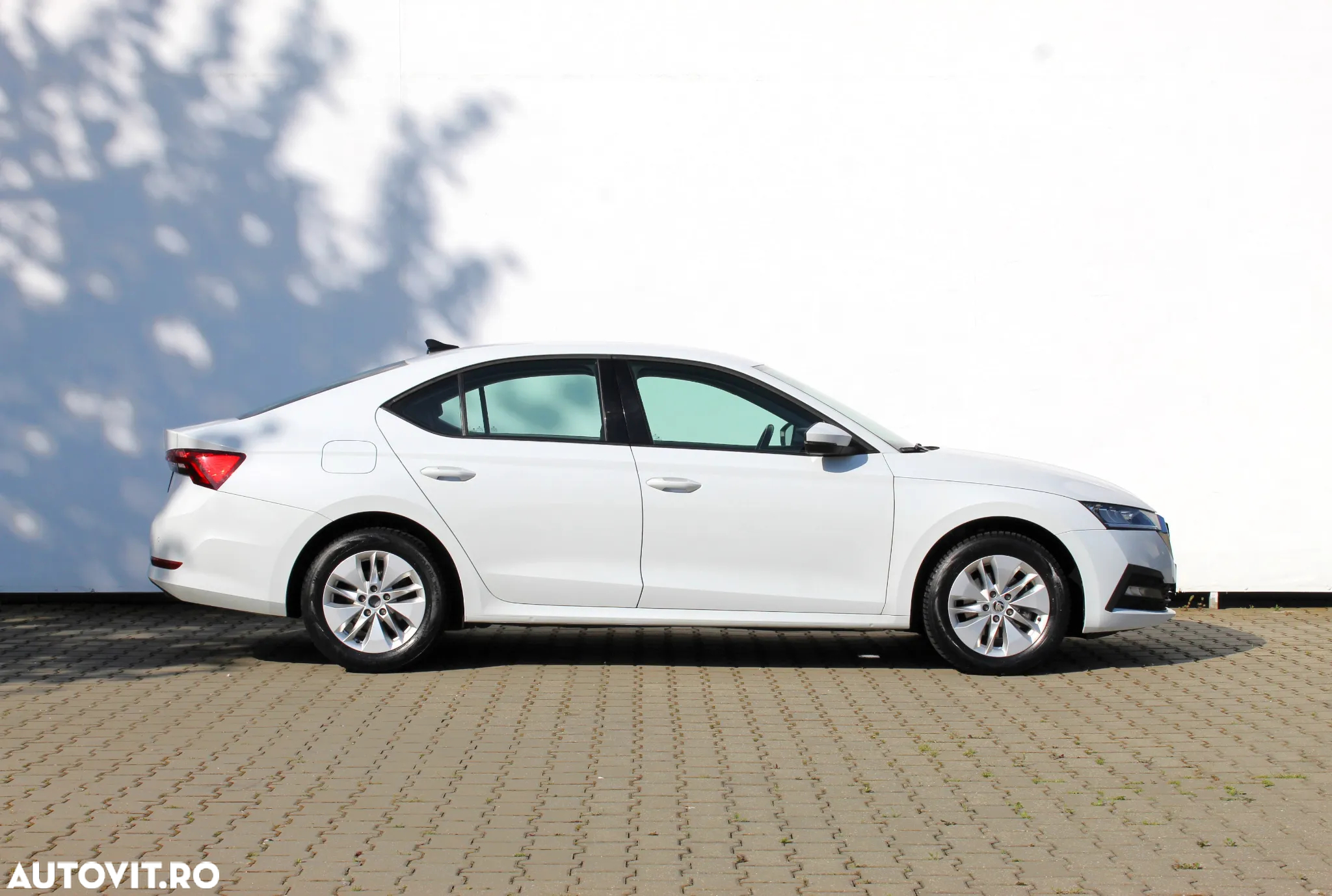 Skoda Octavia 2.0 TDI DSG Ambition - 6