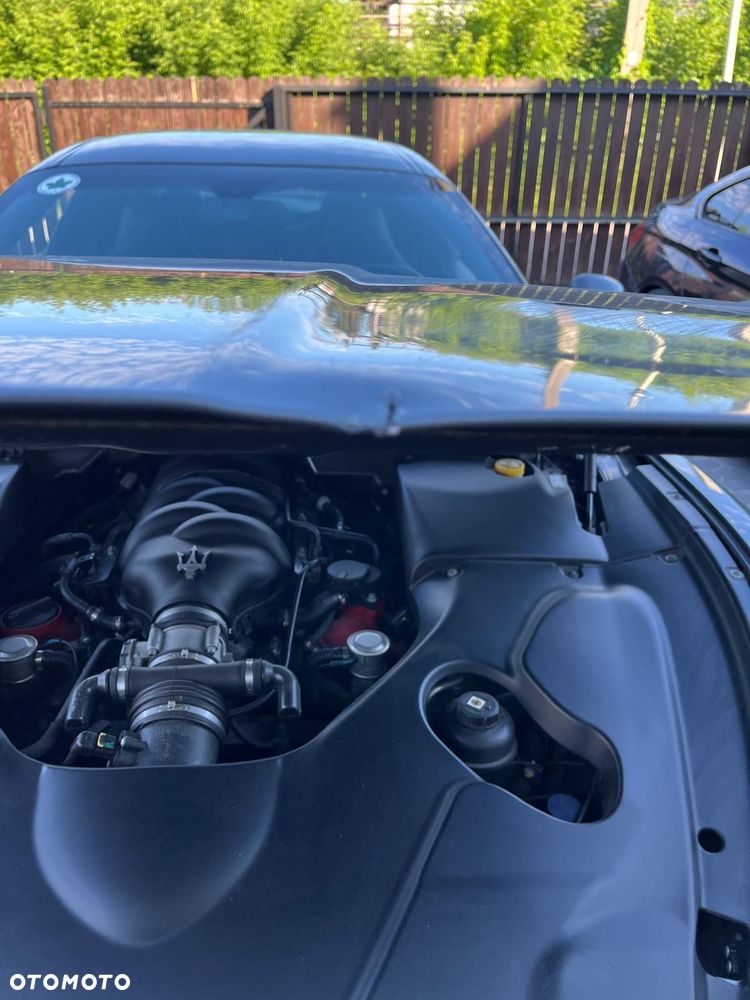 Maserati GranTurismo S Automat - 14