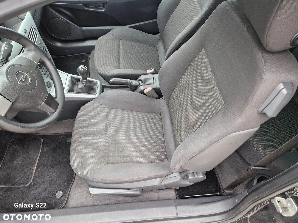 Opel Astra III GTC 1.6 Enjoy - 14