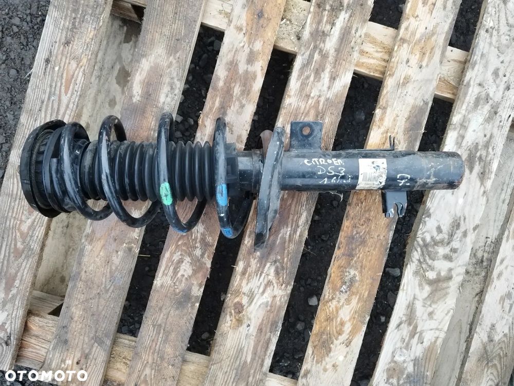 Amortyzator przedni prawy 9671325880 Citroen DS3 13-