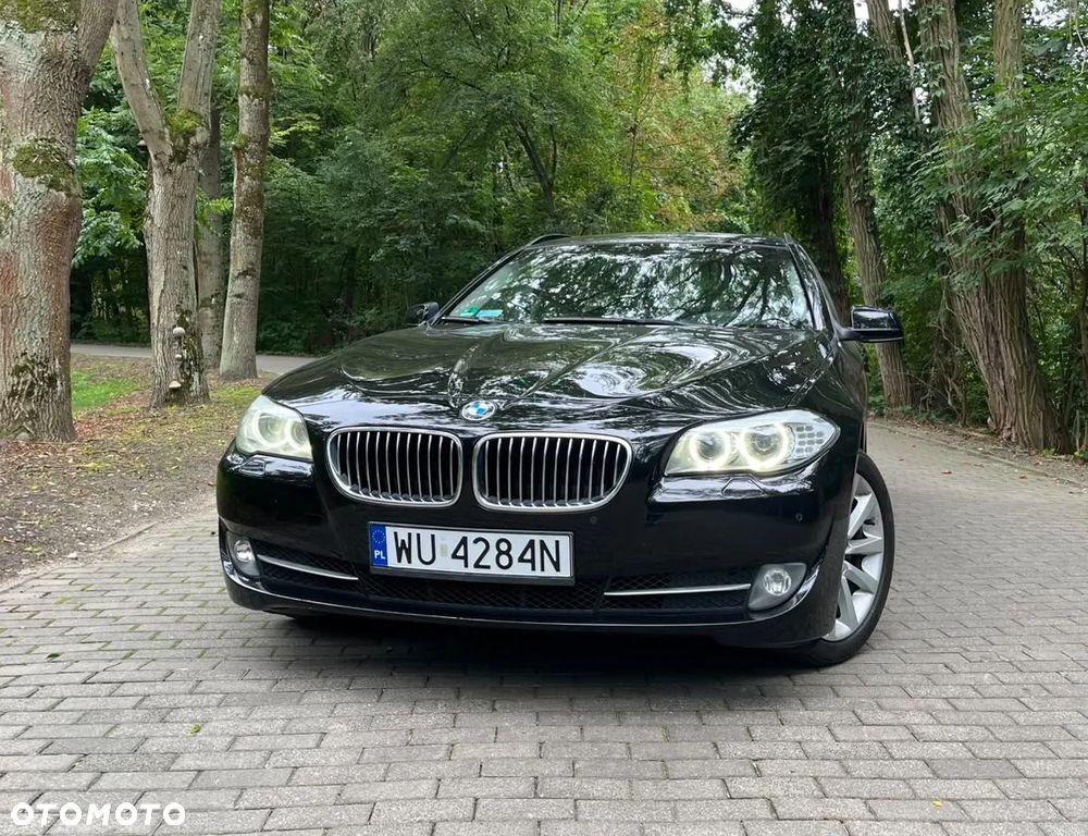BMW Seria 5 525d - 11