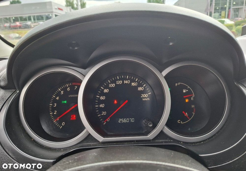 Suzuki Grand Vitara - 25