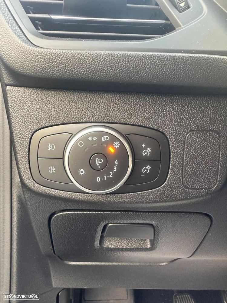 Ford Focus SW 1.5 TDCi EcoBlue Active X - 36