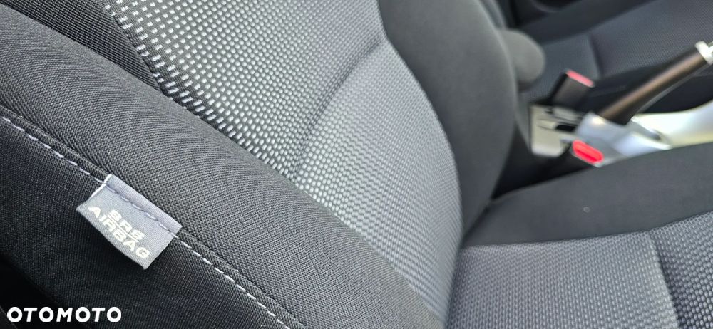 Toyota Auris 1.6 Prestige - 21