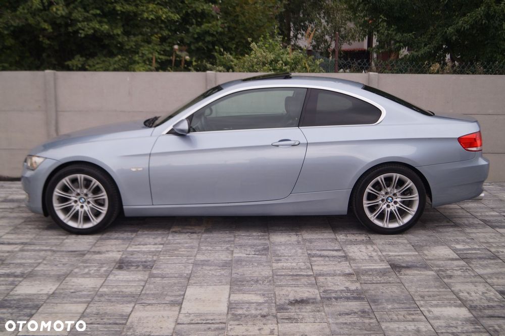 BMW Seria 3 325i - 7