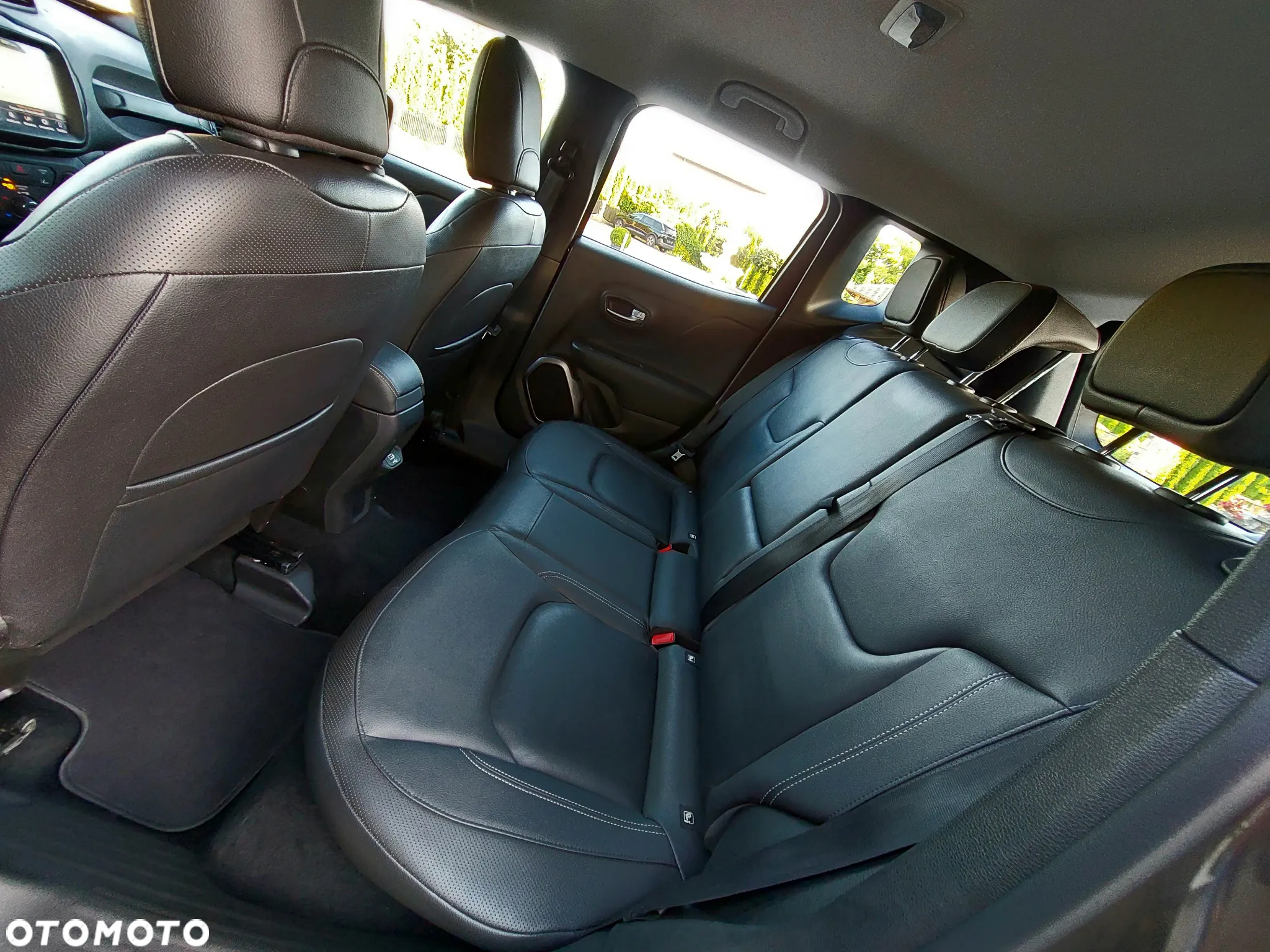 Jeep Renegade 1.4 MultiAir Limited - 23