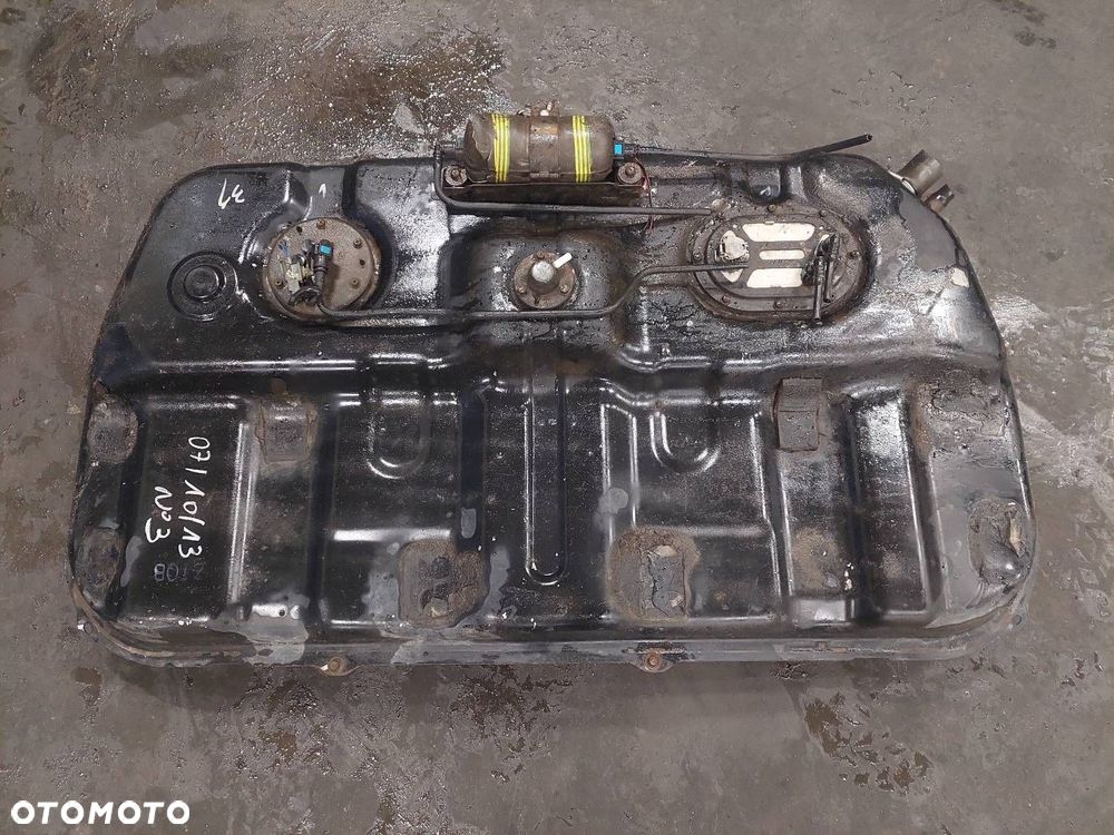 BAK ZBIORNIK PALIWA + POMPKA METALOWY HYUNDAI SANTA FE I 2.0 CRDI - 1