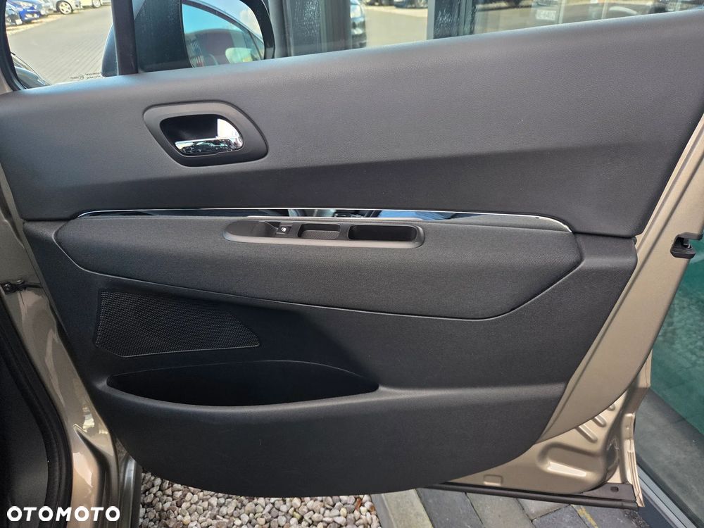 Peugeot 3008 HDi 115 Active - 17