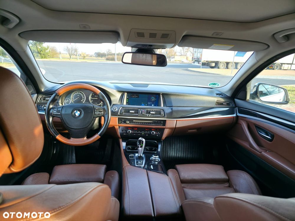 BMW Seria 5 525d Sport-Aut - 10