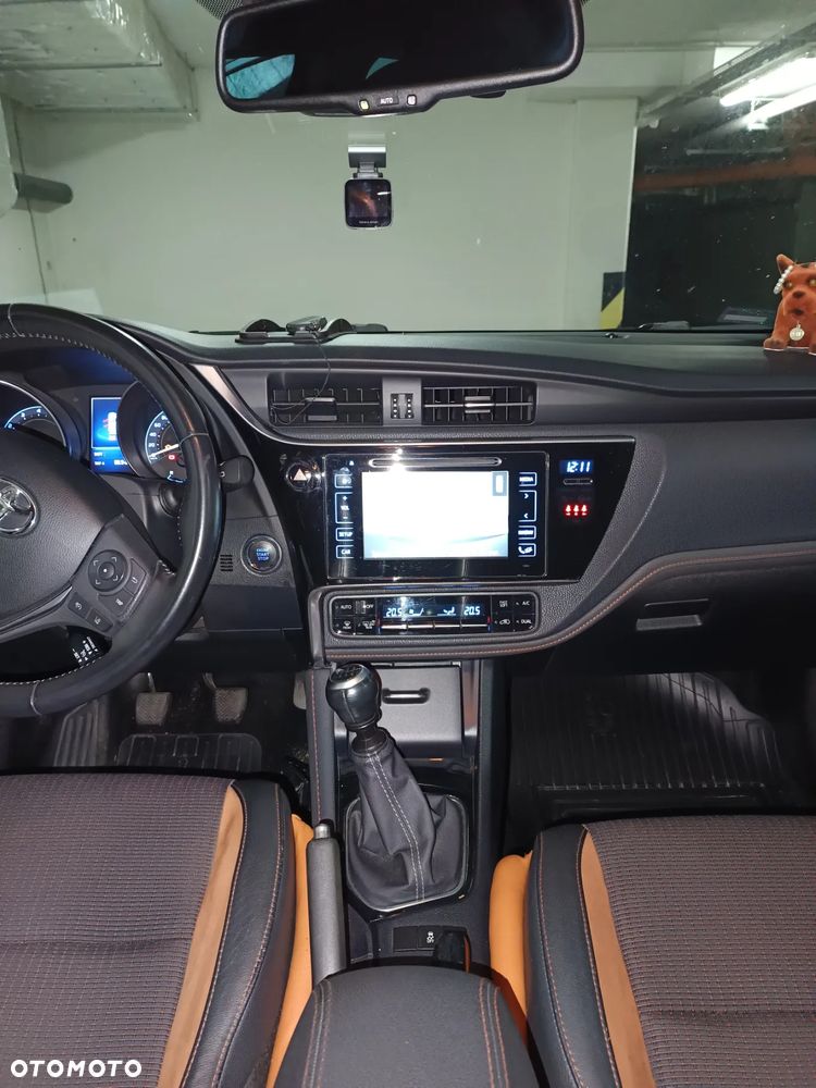 Toyota Auris 1.6 Prestige - 20