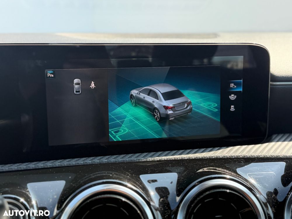 Mercedes-Benz A 200 d Sedan 8G-DCT - 17