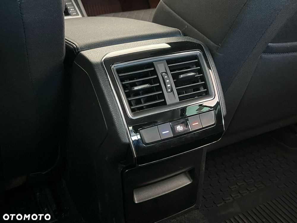 Skoda Superb 2.0 TSI Ambition DSG - 37