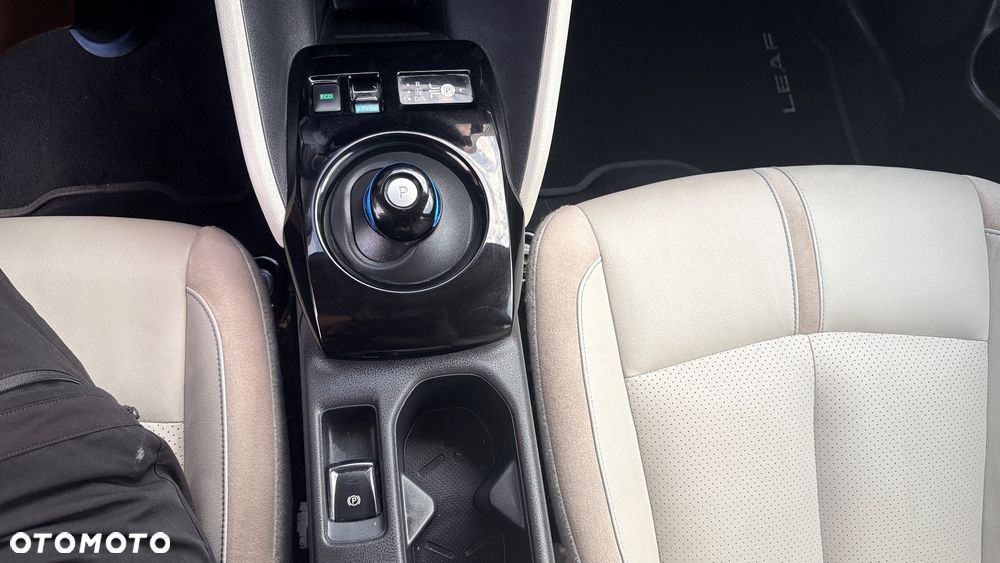 Nissan Leaf 62 kWh e+ N-Connecta - 19