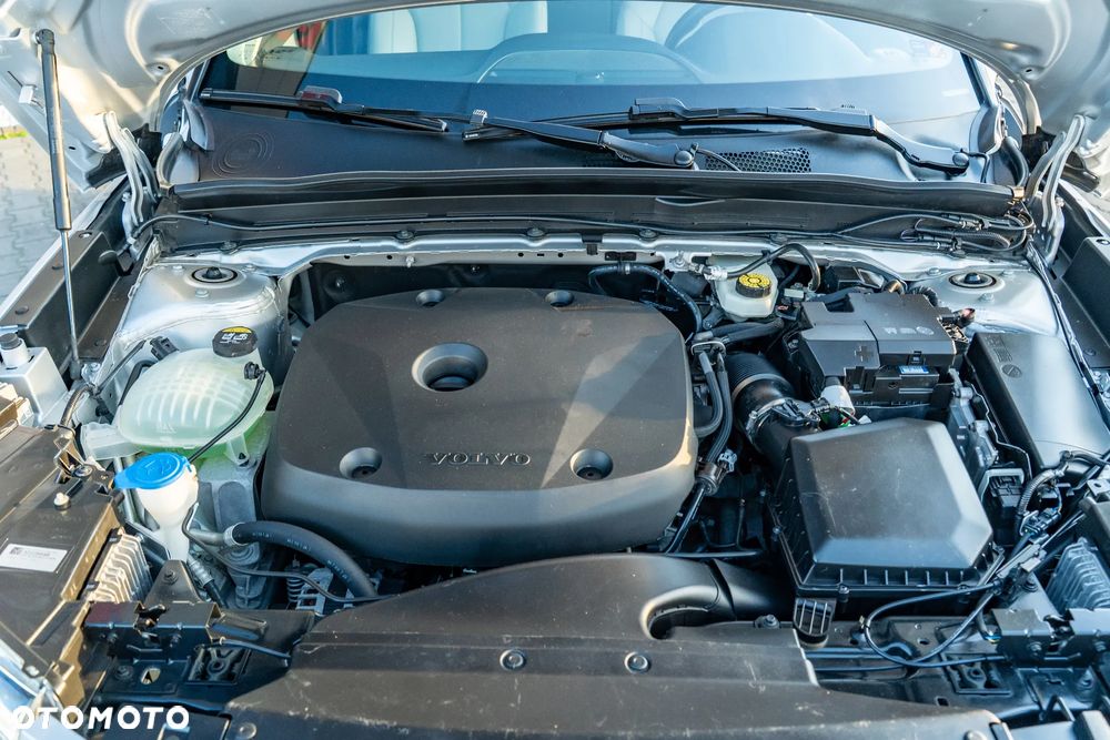 Volvo XC 40 T5 AWD Geartronic Momentum Pro - 32