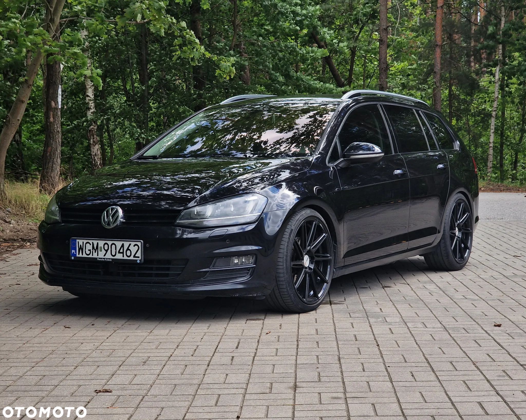 Volkswagen Golf - 1