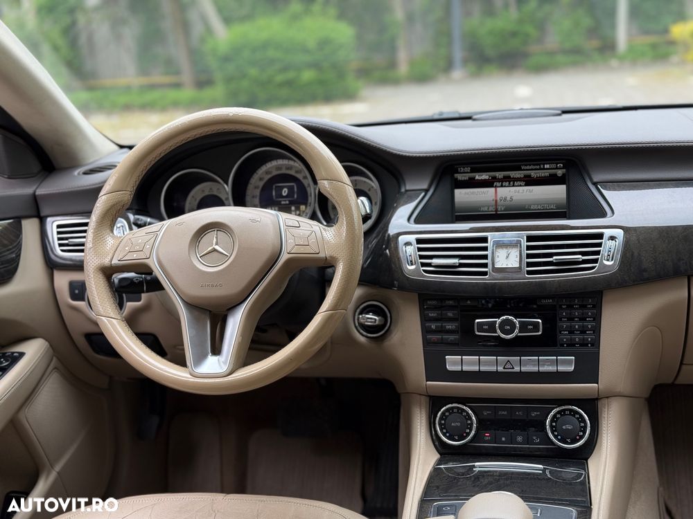 Mercedes-Benz CLS 250 CDI DPF BlueEFFICIENCY 7G-TRONIC - 20
