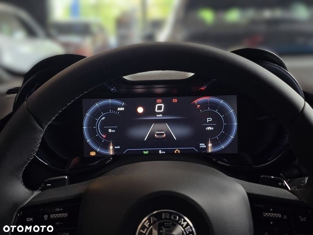 Alfa Romeo Junior 1.2 mHEV Ibrida Q4 eDCT - 13