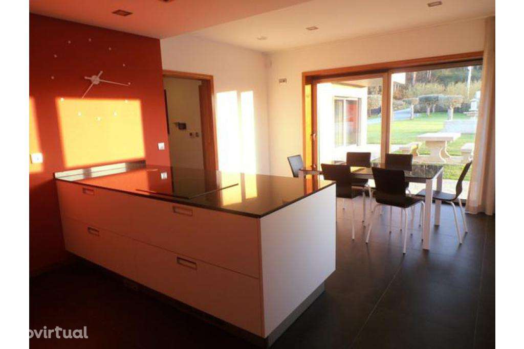 Moradia T4 / acabamentos de luxo - Grande imagem: 5/17