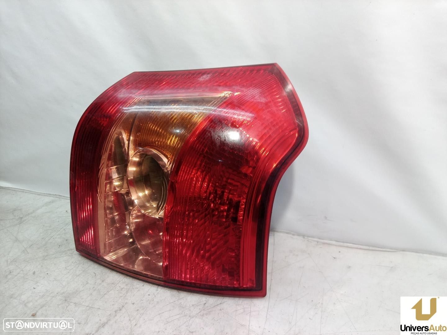 FAROLIM TRASEIRO ESQUERDO TOYOTA COROLLA 2006 -8156102300 - 1