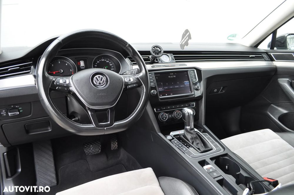 Volkswagen Passat 2.0 TDI SCR 4Motion DSG Highline - 19