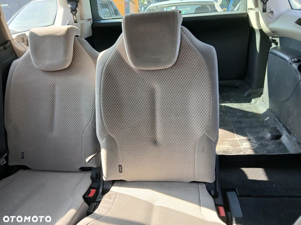 citroen C4 picasso EZWD fotel fotele kanapa deska kokpit podsufitka boczek boczki klamka - 7