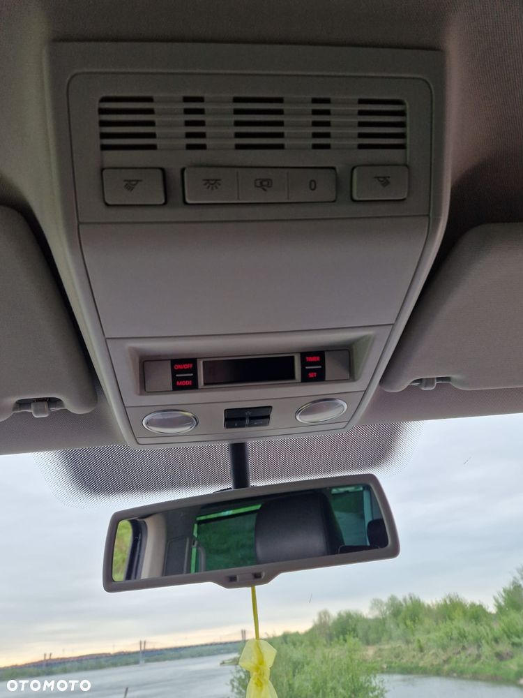 Volkswagen Multivan - 29
