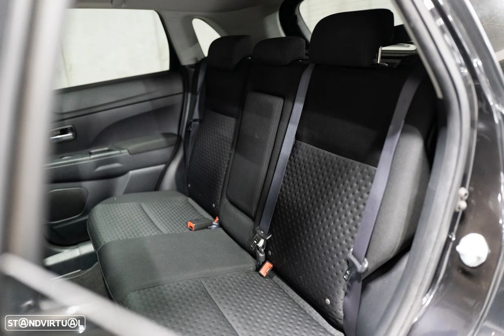 Mitsubishi ASX 1.8 DI-D Instyle - 28