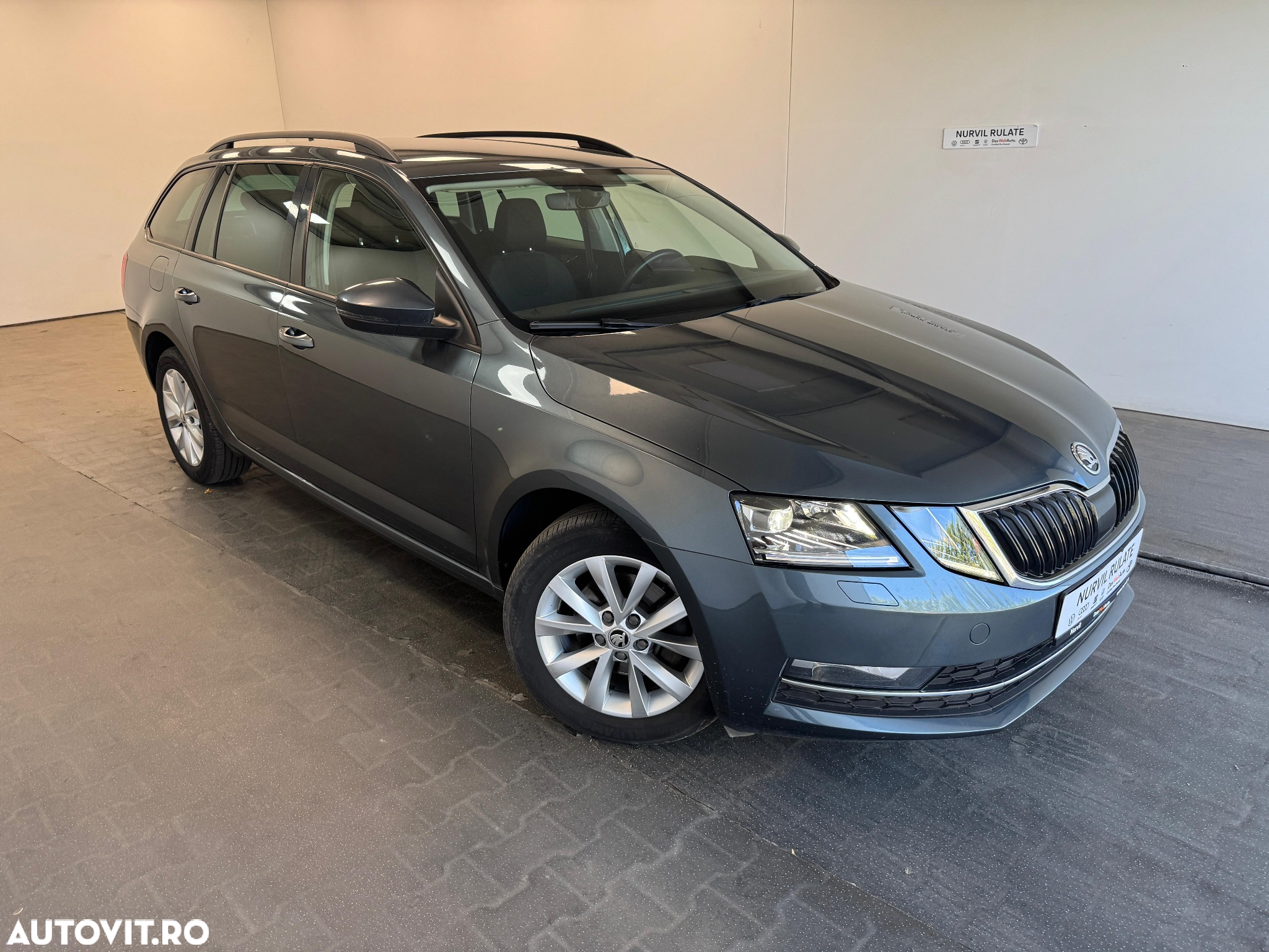 Skoda Octavia Combi Diesel 2.0 TDI DSG Style - 16