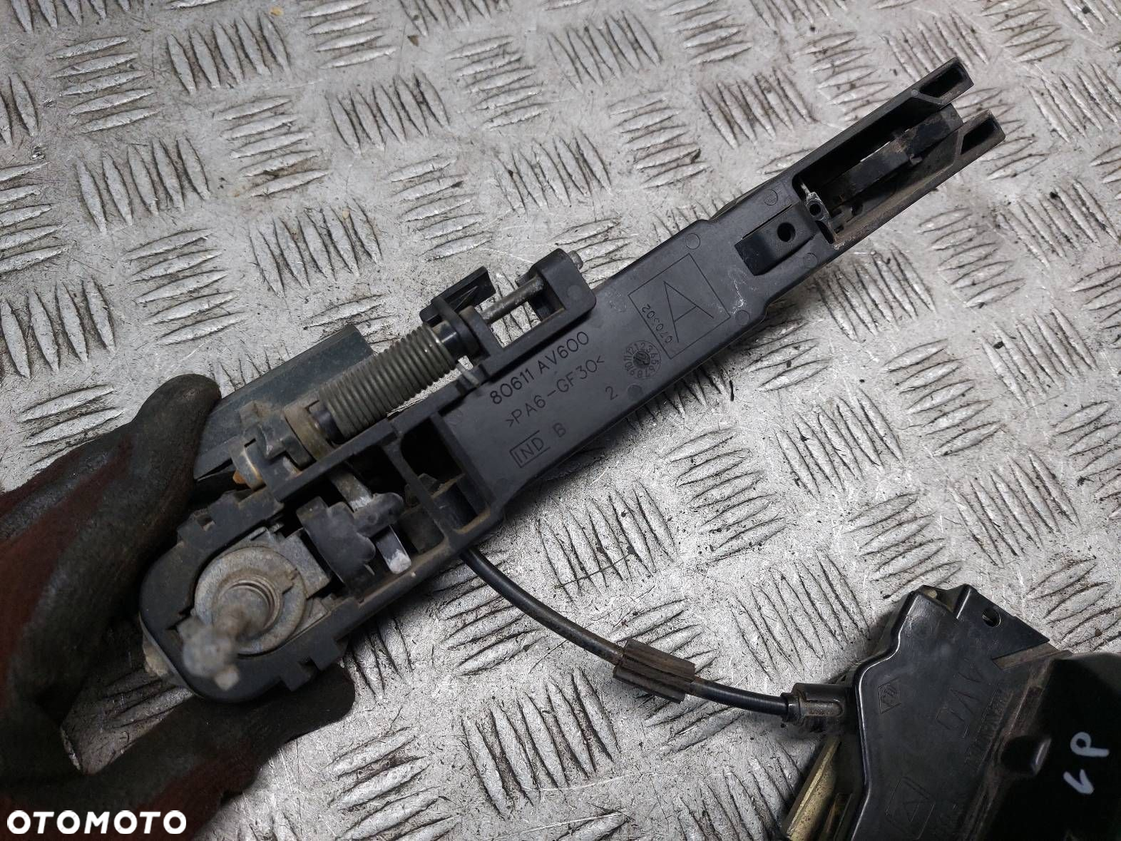 ZAMEK DRZWI LEWY PRZÓD KLAMKA ZEWNĘTRZNA NISSAN PRIMERA P12 80611AV600 - 6