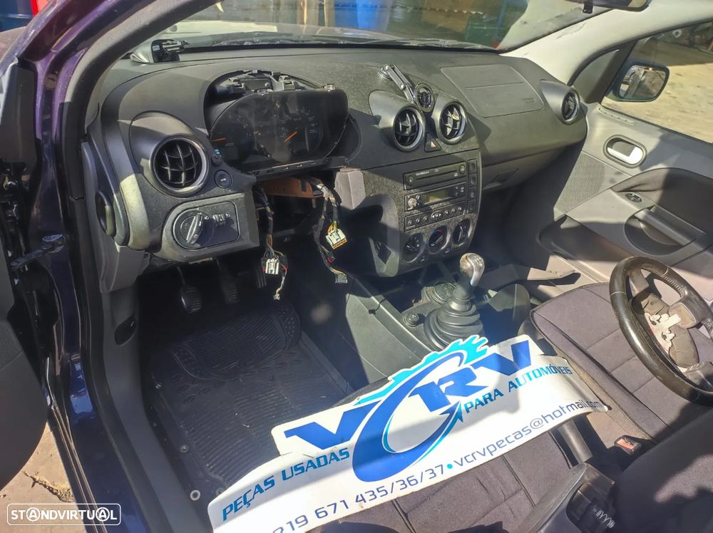 Ford Fiesta - Viatura para Peças - 5