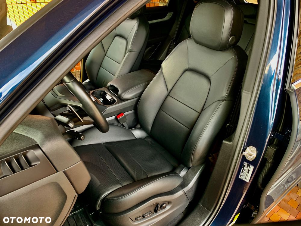 Porsche Cayenne - 14