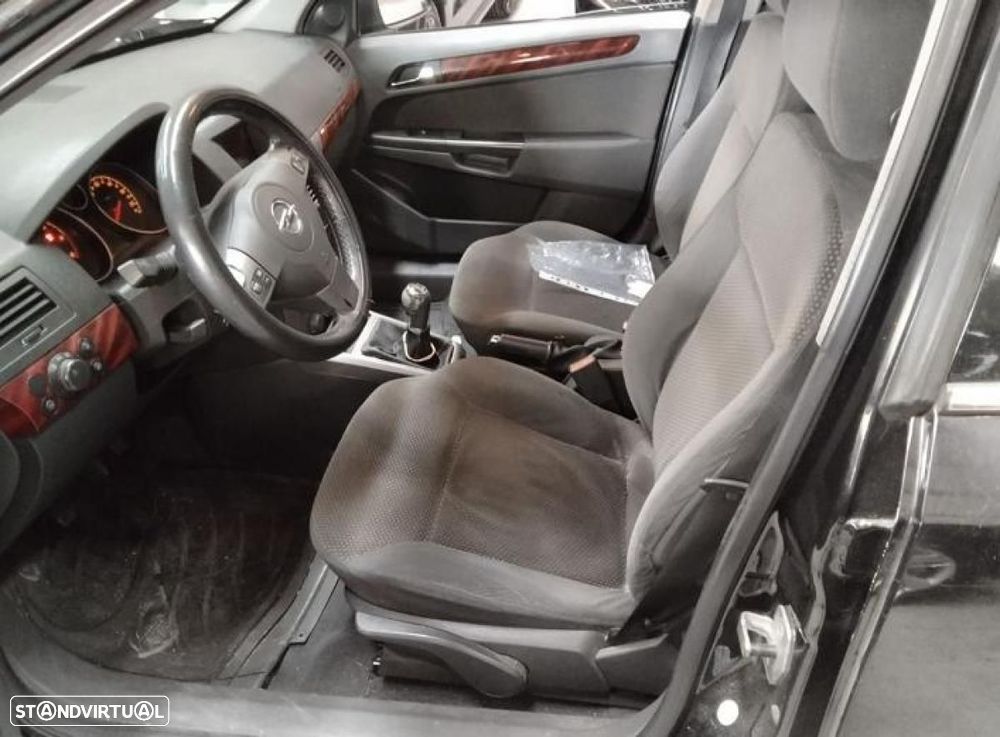 Opel Astra Sports Tourer - 3