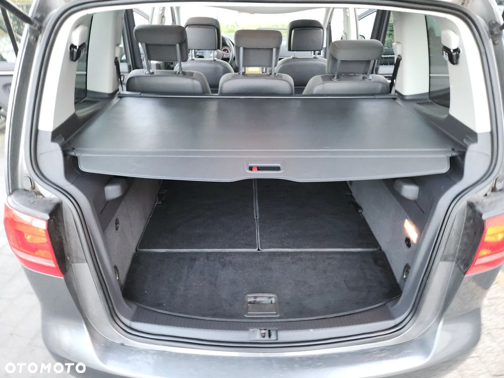 Volkswagen Touran 2.0 TDI Highline - 27