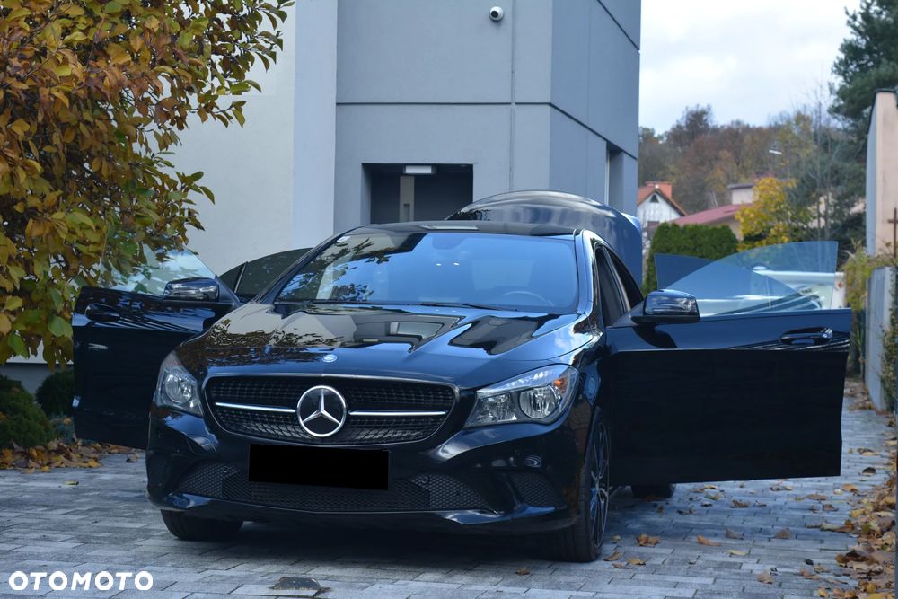 Mercedes-Benz CLA 180 7G-DCT StreetStyle - 25