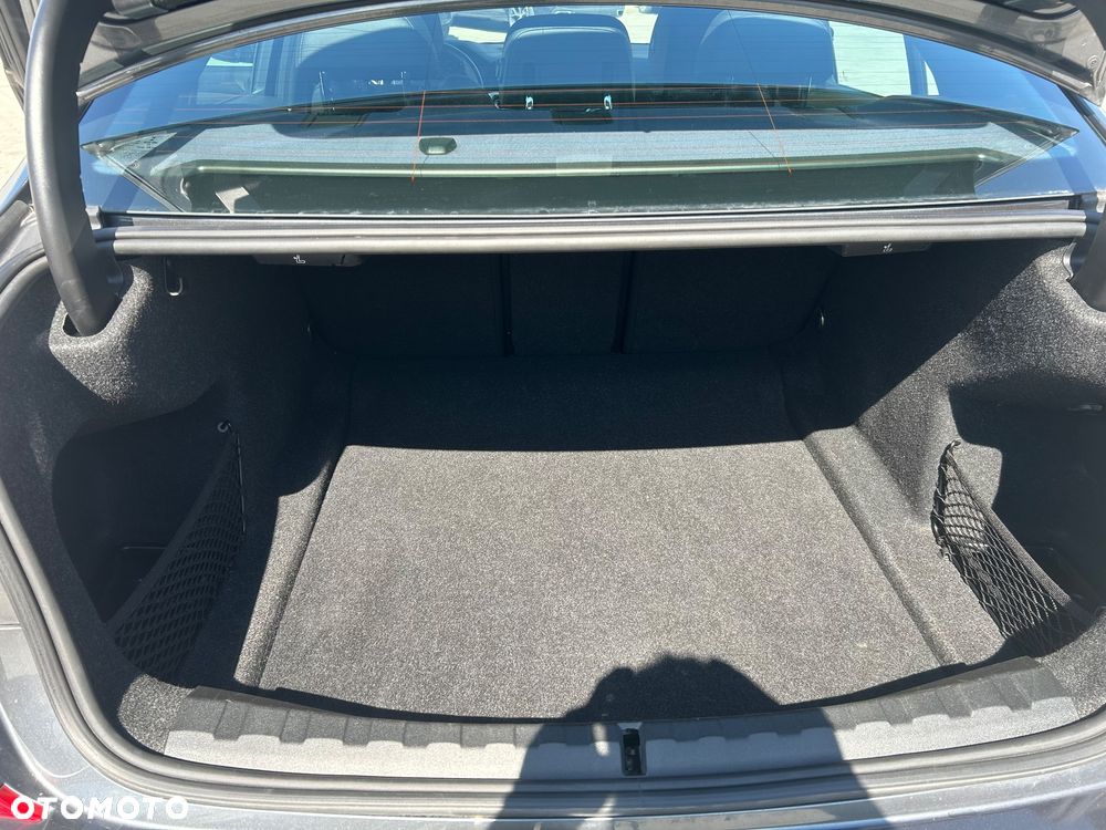 BMW Seria 3 330i M Sport sport - 19