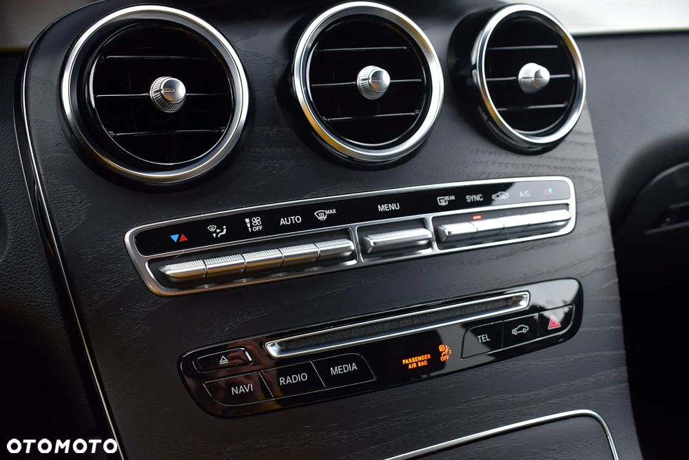 Mercedes-Benz GLC - 15