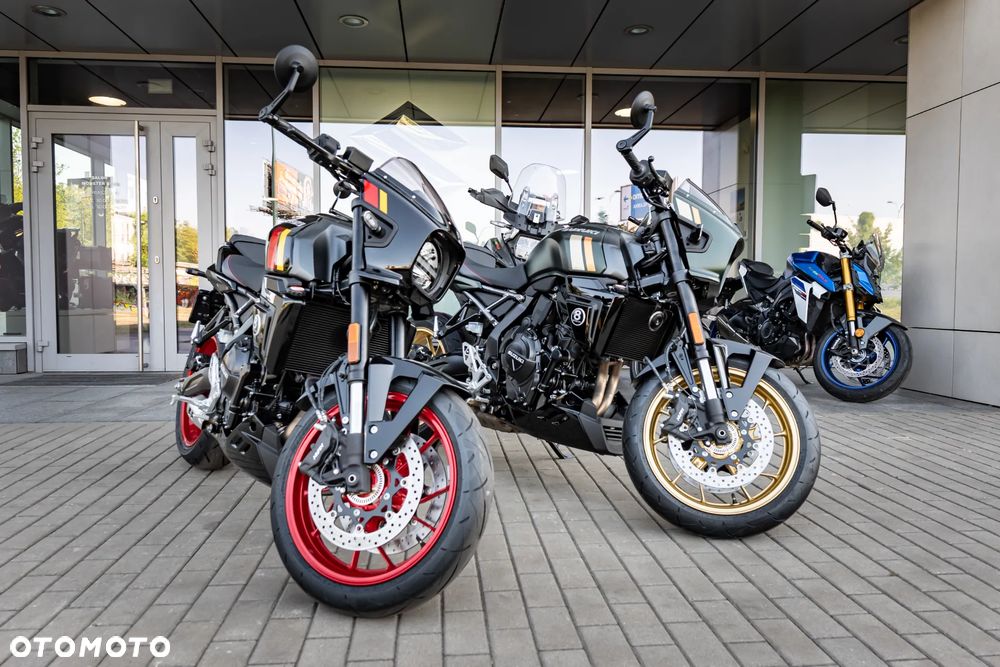 Suzuki GSX - 4