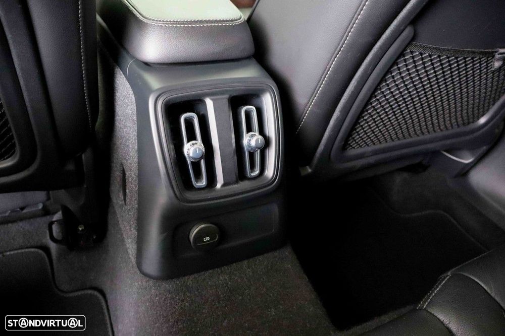 Volvo XC 40 - 23