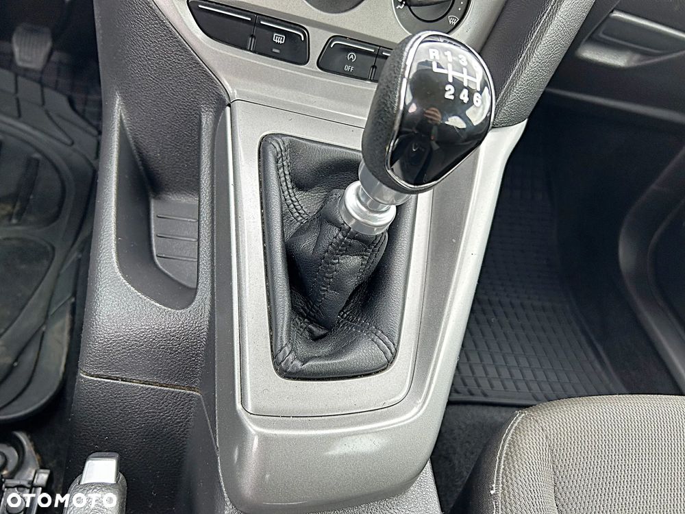 Ford Focus 1.6 TDCi DPF Champions Edition - 12