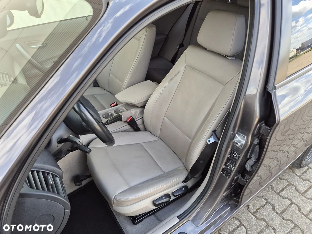 BMW Seria 1 116i - 23