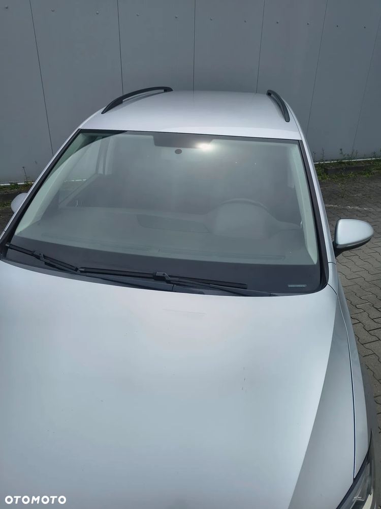 Volkswagen Touran - 30