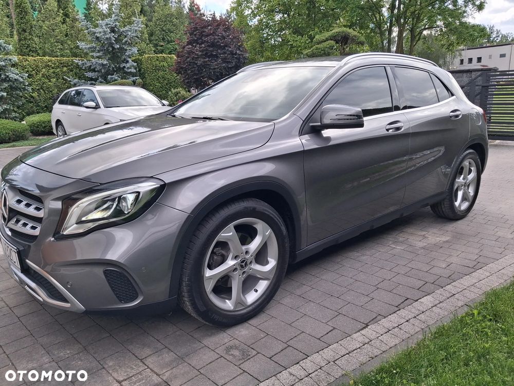 Mercedes-Benz GLA 180 AMG Line - 37