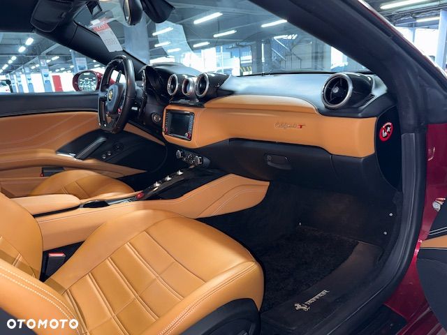 Ferrari California T - 19