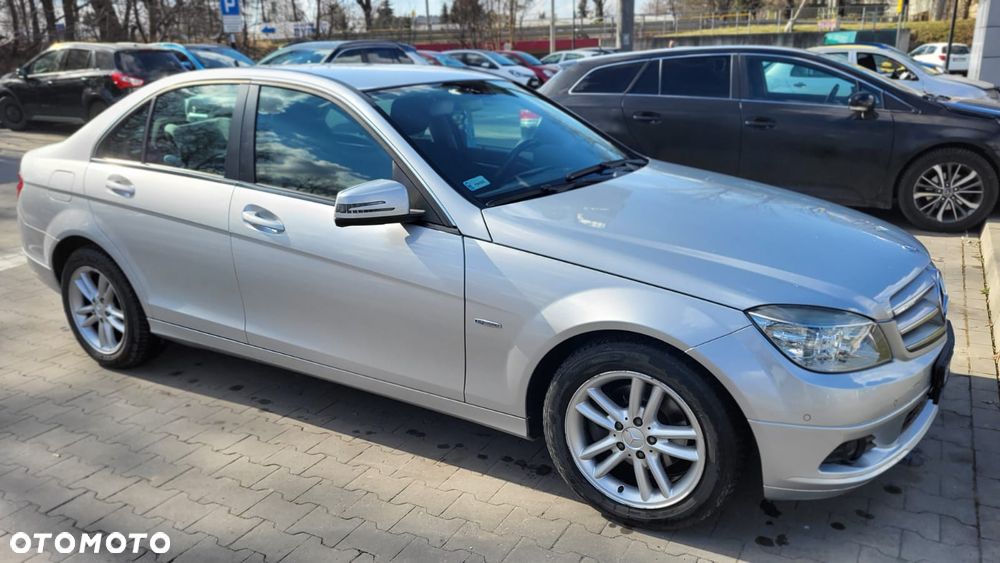 Mercedes-Benz Klasa C 180 CGI Automatik BlueEFFICIENCY - 14