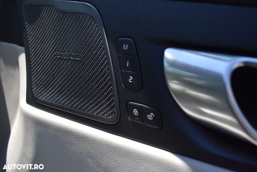 Volvo XC 60 Recharge T8 AWD AT Plus Bright - 21